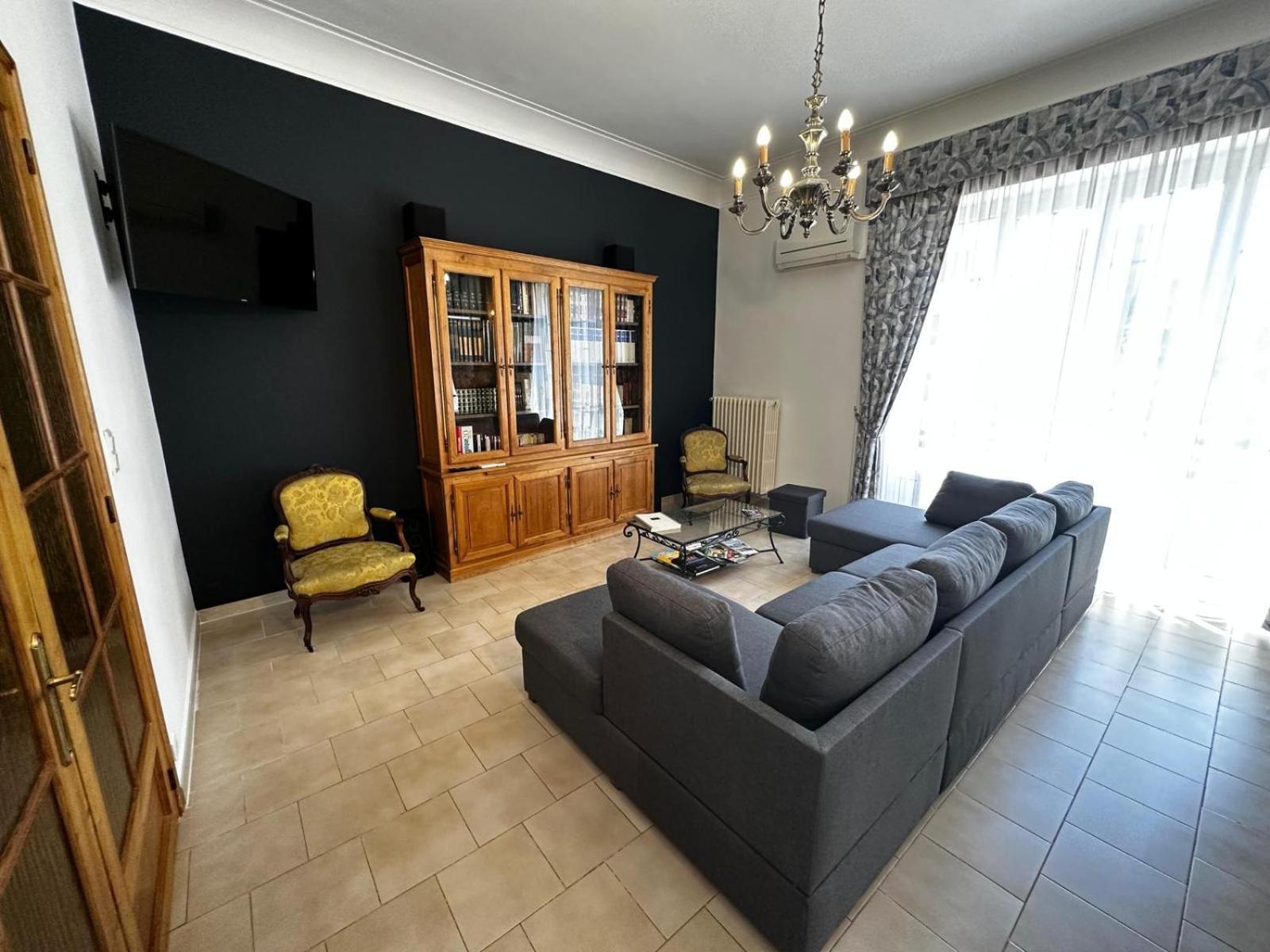 Appartement 4 A 8 Personnes, Spacieux De Standing Classe 4 Etoiles Nimes Ngoại thất bức ảnh