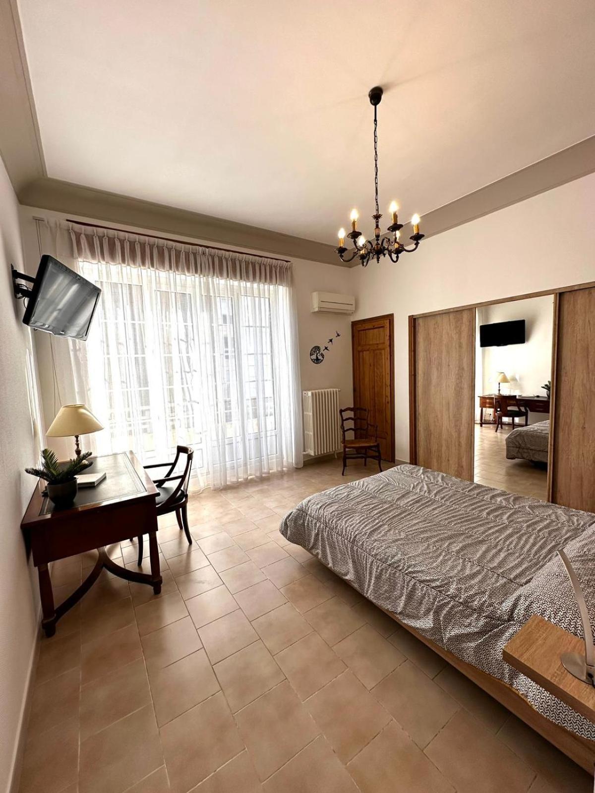 Appartement 4 A 8 Personnes, Spacieux De Standing Classe 4 Etoiles Nimes Ngoại thất bức ảnh